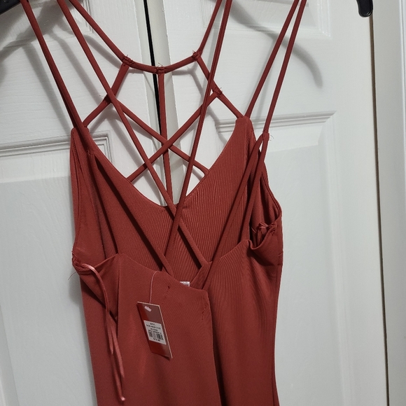 2/25$ 🛍 NWT Midi dress with slit - Picture 3 of 4